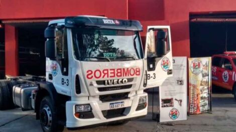 Bomberos Voluntarios de Carlos Paz recibieron una nueva unidad de servicio