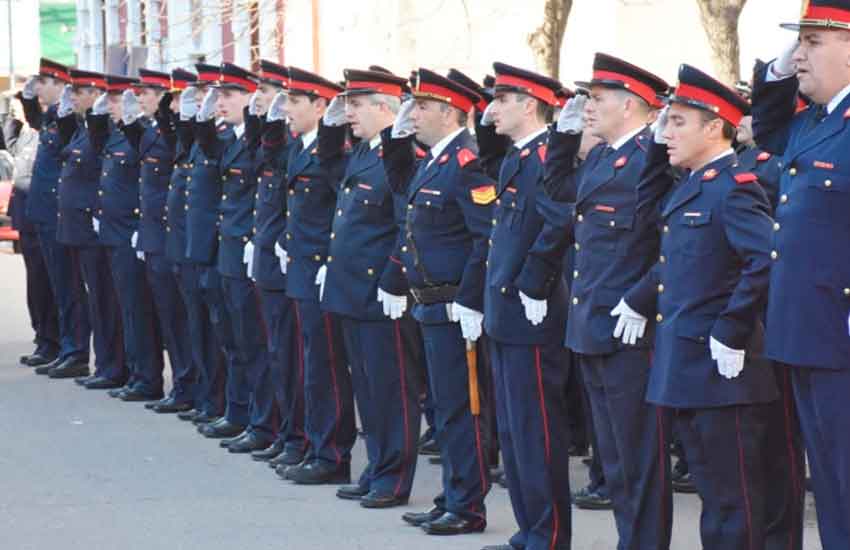 Bomberos celebró su día y presentaron nuevas unidades