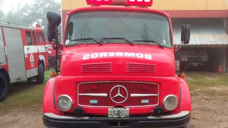 Bomberos de Florentino Ameghino renovó luminaria de móviles 