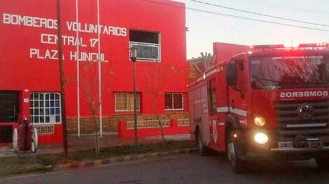 Bomberos de Huincul forman brigada de canes para búsqueda de personas