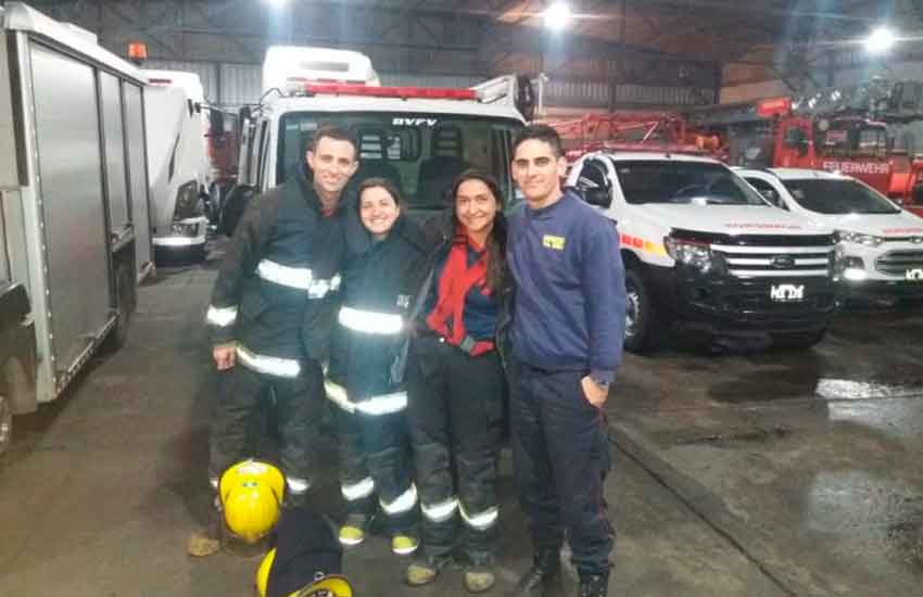 Cuatro Bomberos le salvaron la vida a un bebé de 14 días