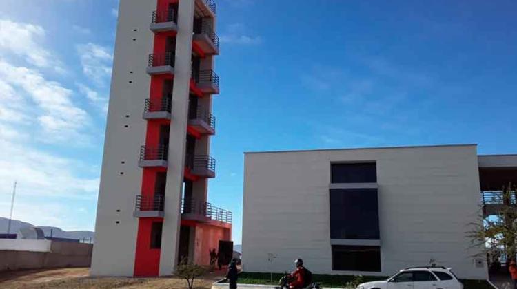 Inauguran moderno cuartel de bomberos en Tarija