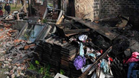 Familiares denunciaron demoras en la llegada de los bomberos