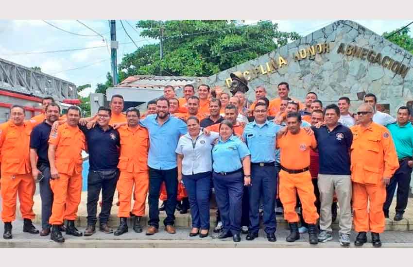 Anuncian la creación de un centro de capacitación para bomberos