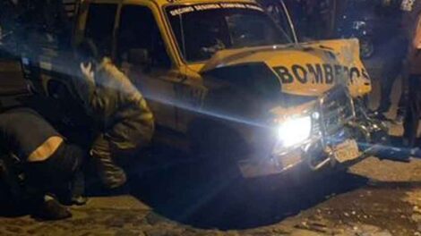Bomberos sufren accidente y Tres voluntarios resultaron heridos