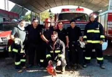 Apedrearon a bomberos voluntarios de Santa Lucia