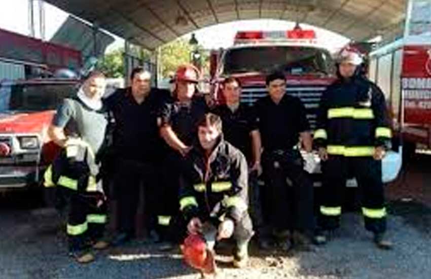 Apedrearon a bomberos voluntarios de Santa Lucia