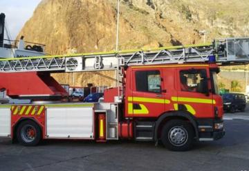 Bomberos La Palma incorpora un nuevo camión-escala