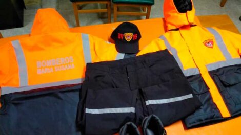 Bomberos Voluntarios María Susana con nueva indumentaria