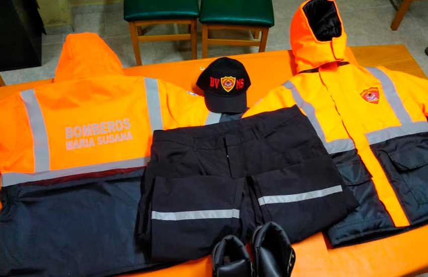 Bomberos Voluntarios María Susana con nueva indumentaria
