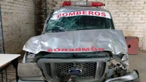 Bomberos de Chichinales volcaron cuando acudían a un incendio