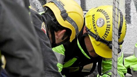Delincuente resultó herido tras caer desde techo de cuartel de Bomberos