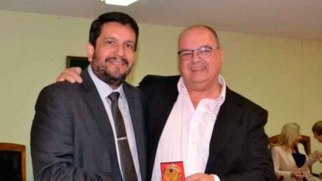 Jefe de Bomberos recibió reconocimiento por sus años de servicio