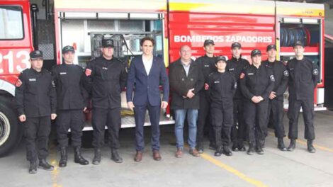 Bomberos Zapadores recibió una moderna autobomba