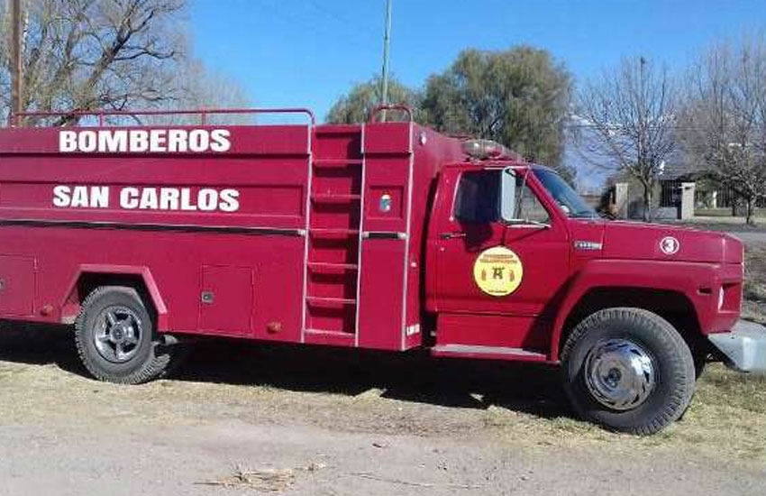 Se rompió el camión de los bomberos y piden ayuda para repararlo