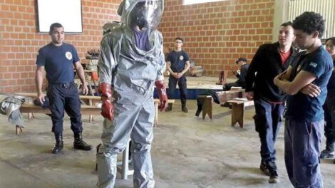 Bomberos se entrenaron en materiales peligrosos