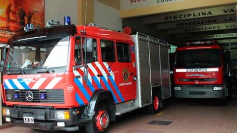 Bomberos de San Isidro festejan su 80° aniversario con un desfile