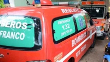 Subió a la ambulancia de bomberos para hurtar equipos