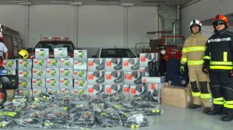 Bomberos de Rawson incorporó trajes estructurales para incendios