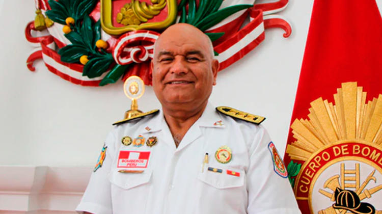 Nuevo Comandante Gral. de Bomberos Voluntarios del Perú