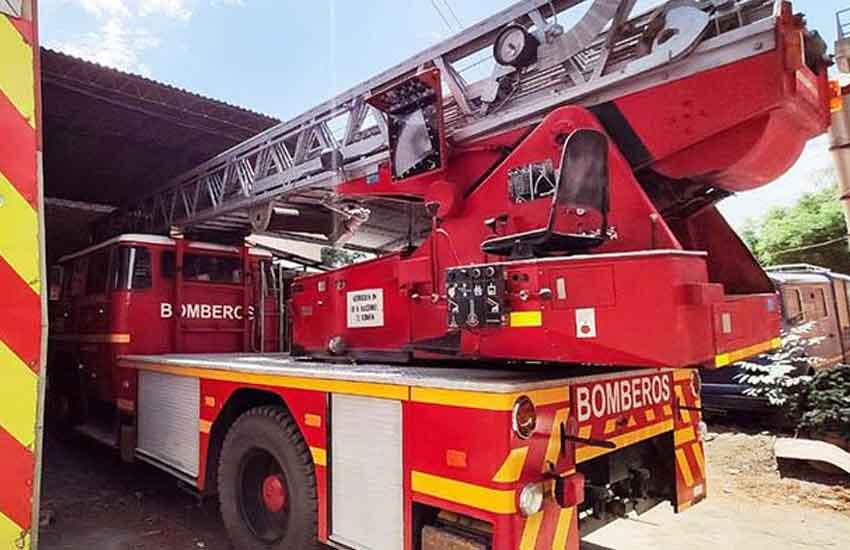 Carro escala para combatir incendios en edificios no funciona