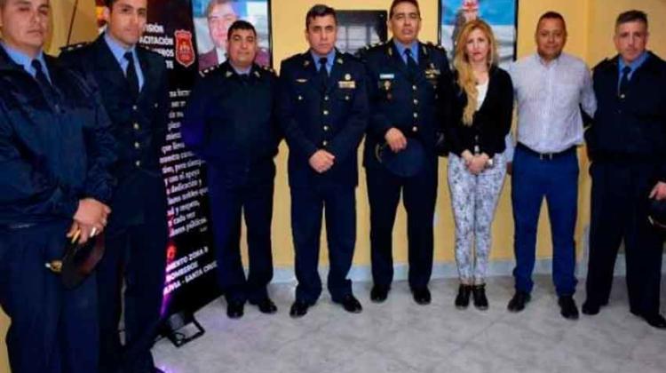 Bomberos de la Policía inauguró sala de capacitación en Caleta