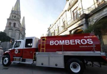 Entregan vehículos nuevos a Bomberos de Guadalajara