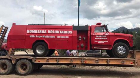 Bomberos Voluntarios de Meliquina donaron autobomba