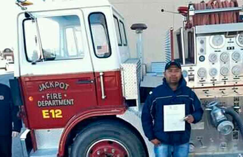 Unidad de bomberos en aduana mexicana
