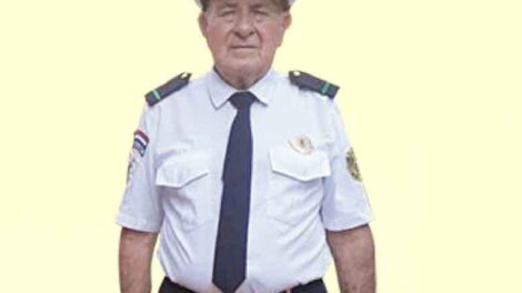 Juró como Bombero Voluntario a sus 80 años