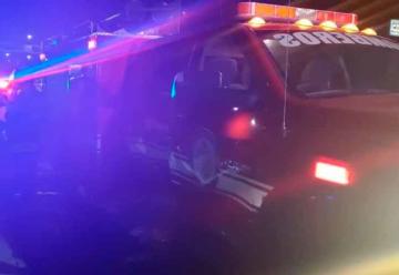 Una camioneta colisionó contra un carro de bomberos