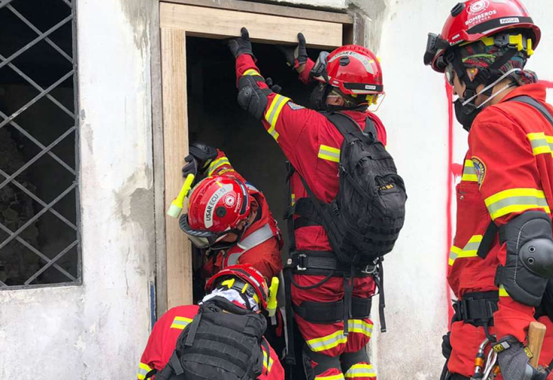 USAR ECU-13 del Cuerpo de Bomberos de Cuenca