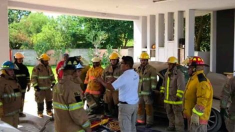 Cuerpo de Bomberos Recibe donativo en equipo especial