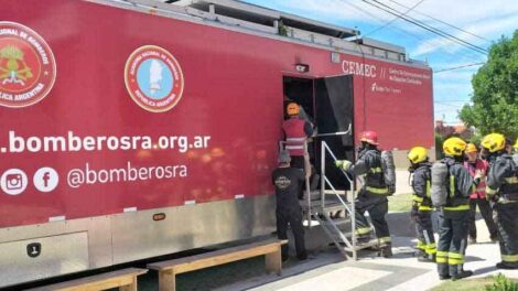 Llegó a La Carlota el "CEMEC" para bomberos voluntarios