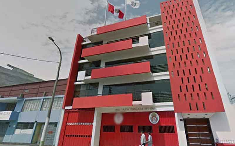 Un bombero falleció tras caer del quinto piso de su compañía