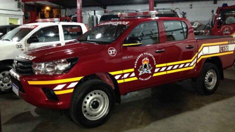 Bomberos cerró el año presentando nueva unidad