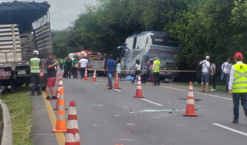 Muere bombero de Cali mientras atendían accidente