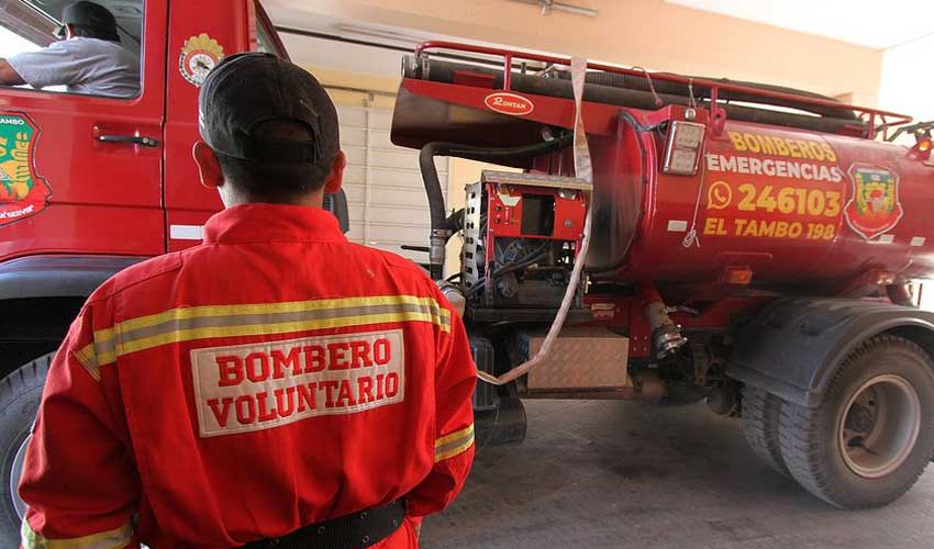 Otorgan seguro privado y gratuito a Cuerpo General de Bomberos