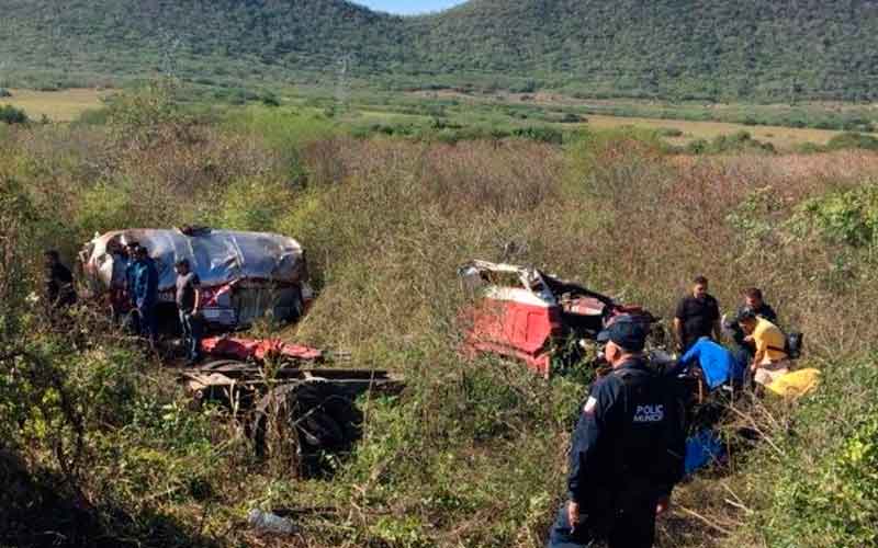 Volcadura de camión de Bomberos en Tacuichamona