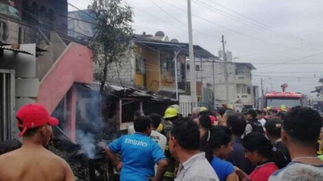 Robaron equipos de bomberos mientras controlaban incendio