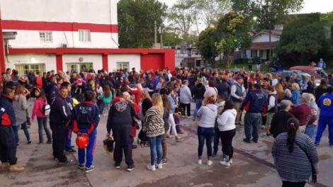 Homenaje de la comunidad a los Bomberos de Gesell