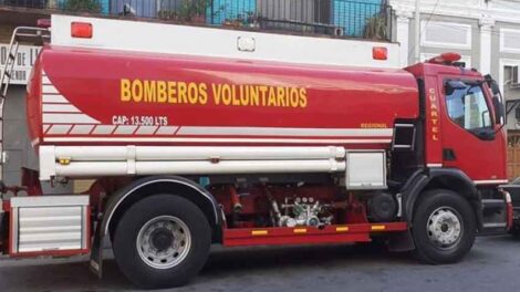 Bomberos de Alejandro Roca adquirieron un nuevo camión cisterna