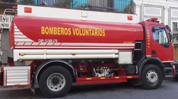 Bomberos de Alejandro Roca adquirieron un nuevo camión cisterna