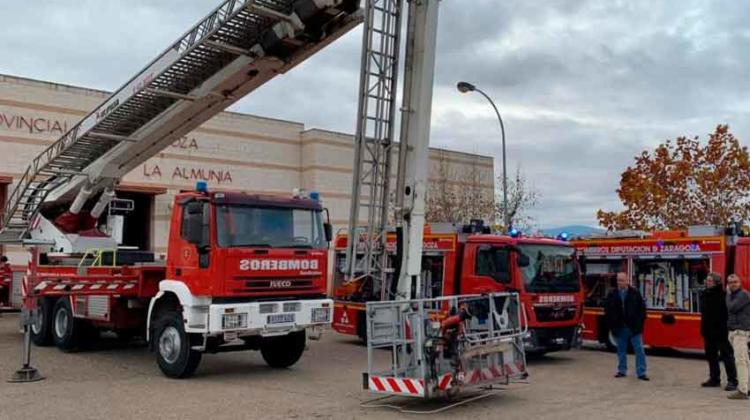 Bomberos de Zaragoza incorporan dos nuevos camiones y un brazo telescópico