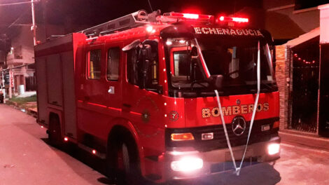 Nuevo autobomba de Bomberos de Echenagucia Gerli - Piñeyro