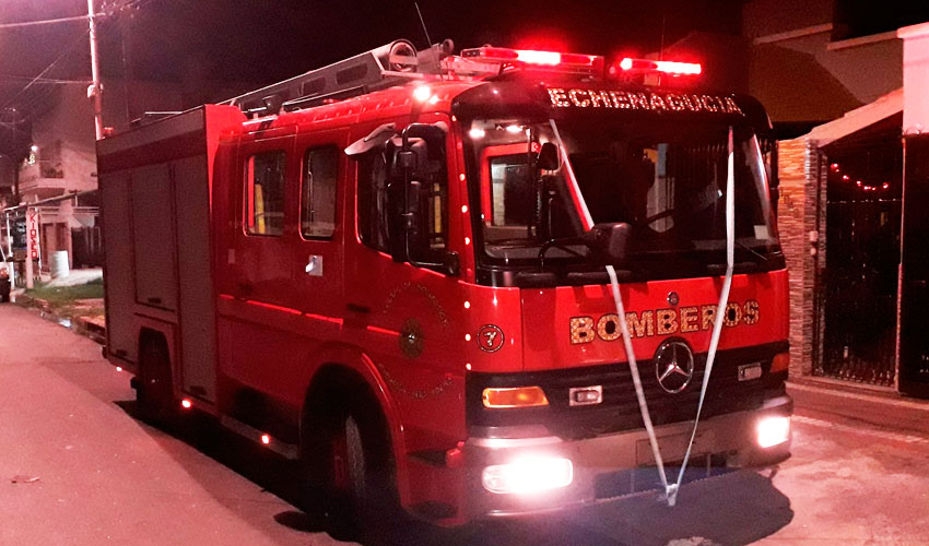 Nuevo autobomba de Bomberos de Echenagucia Gerli - Piñeyro