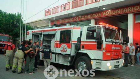 Bomberos Voluntarios de Laboulaye presentaron una nueva autobomba