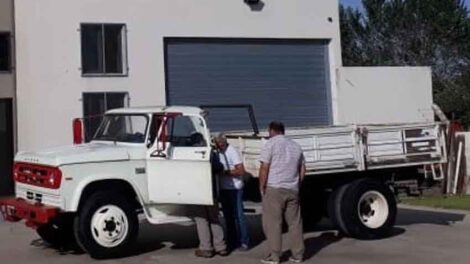 La Sociedad Rural compró un camión a Bomberos Voluntarios