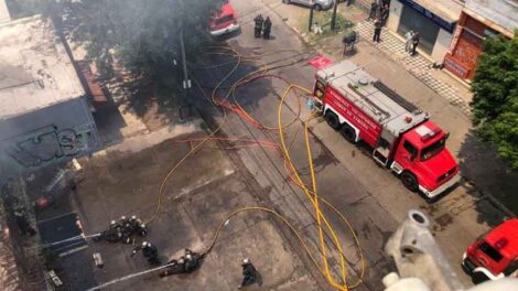 Incendio de grandes proporciones en un supermercado