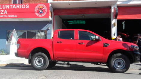 Bomberos Voluntarios de Ezeiza con nuevo vehiculo